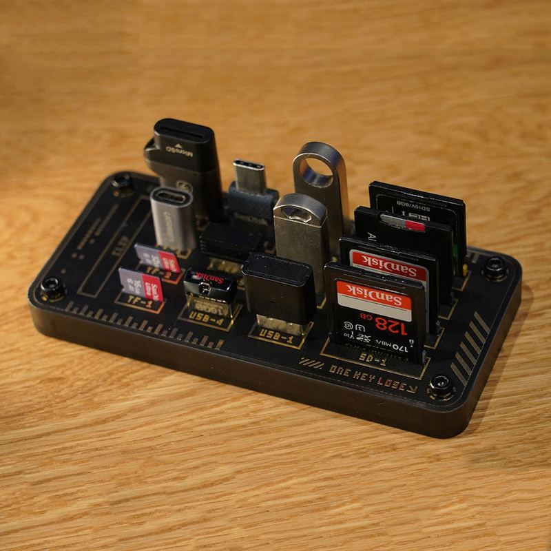 「Cyber」メモリーカード SD TFカード収納ボックス