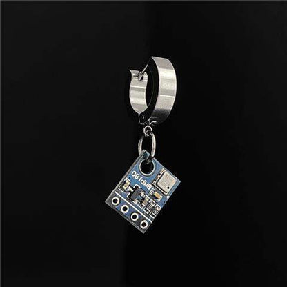 「Cyber Chic」サーキット サイバーパンク ピアス