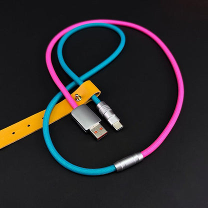 「カラーブロッキングチャビー」充電ケーブル